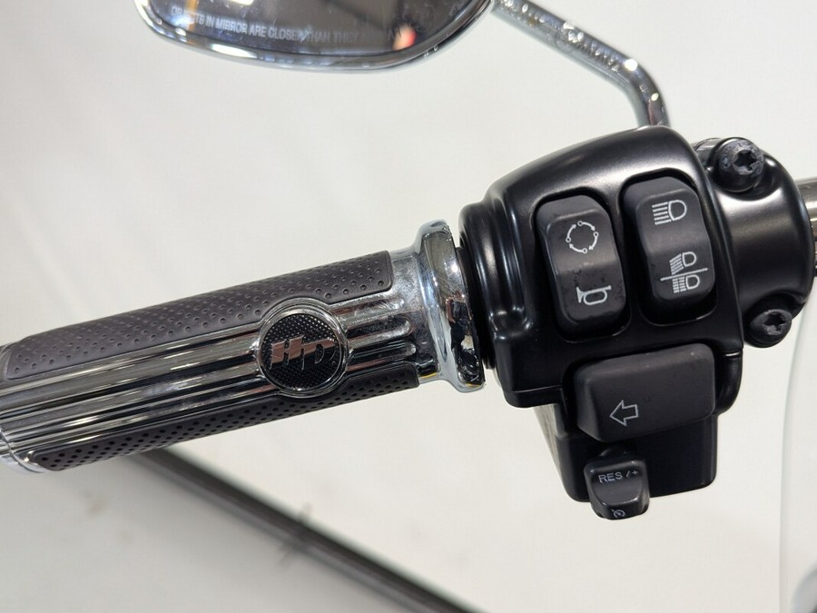 2017 Harley-Davidson® Heritage Softail® Classic Black Quartz