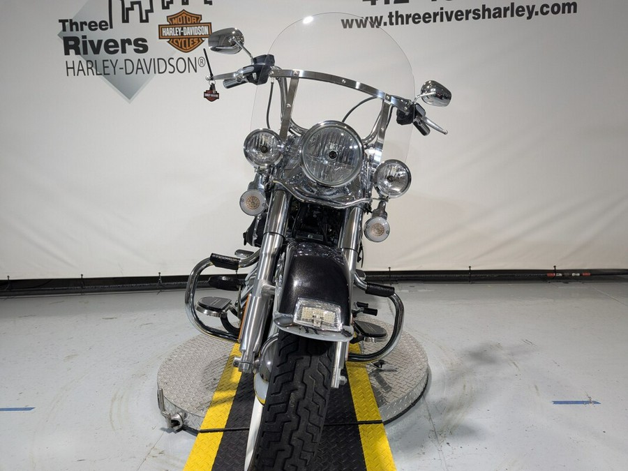 2017 Harley-Davidson® Heritage Softail® Classic Black Quartz