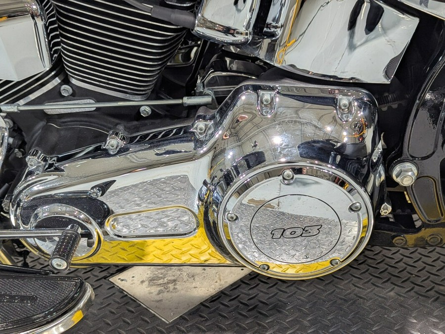 2017 Harley-Davidson® Heritage Softail® Classic Black Quartz