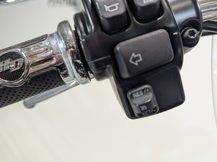 2017 Harley-Davidson® Heritage Softail® Classic Black Quartz