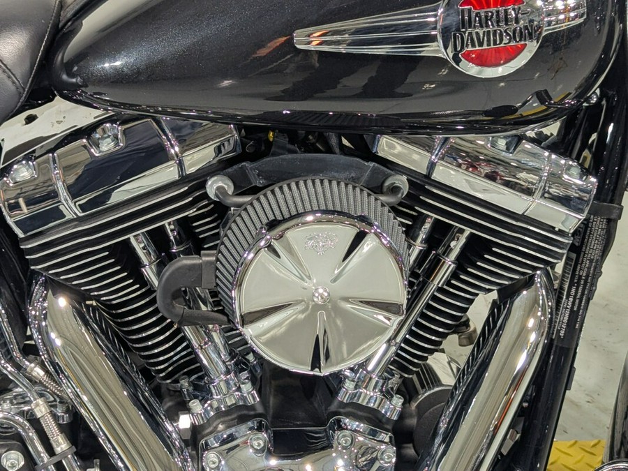 2017 Harley-Davidson® Heritage Softail® Classic Black Quartz