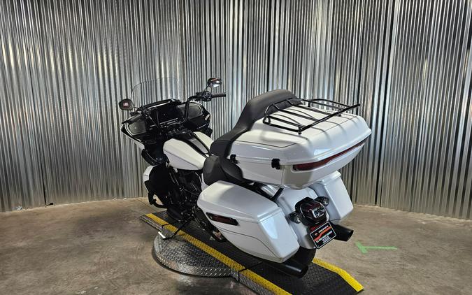 2026 Harley-Davidson Road Glide Limited White Onyx Pearl Black Trim