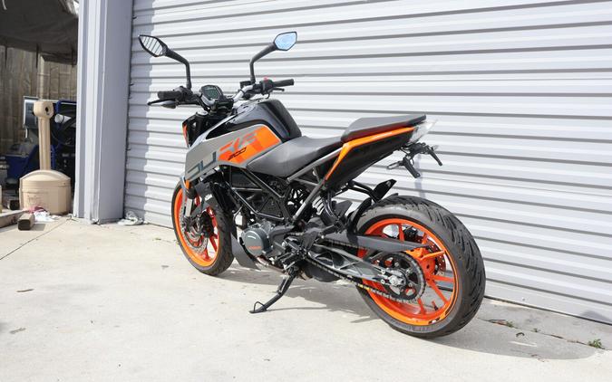 2023 KTM Duke 200