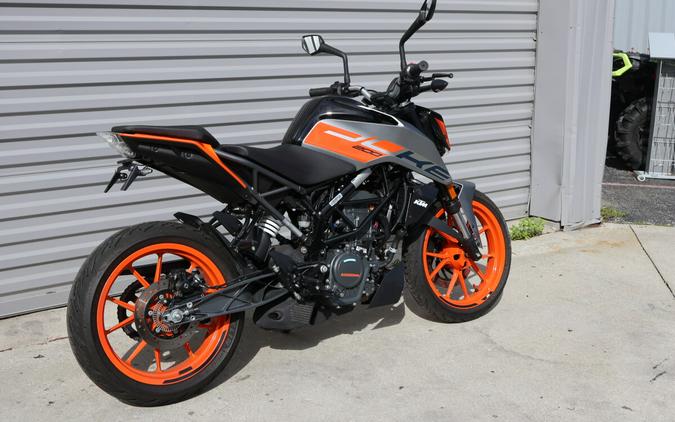 2023 KTM Duke 200