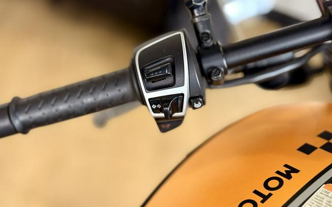 2017 Moto Guzzi V9 Bobber