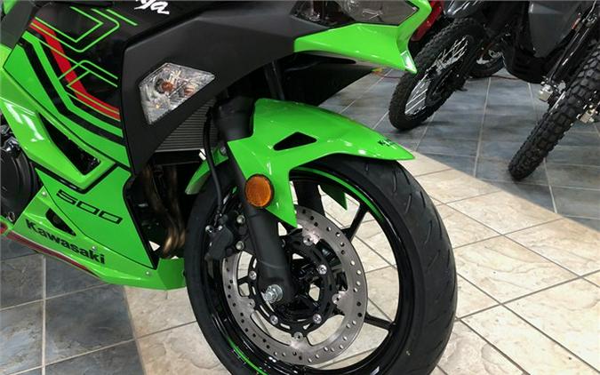 2024 Kawasaki Ninja 500 KRT Edition