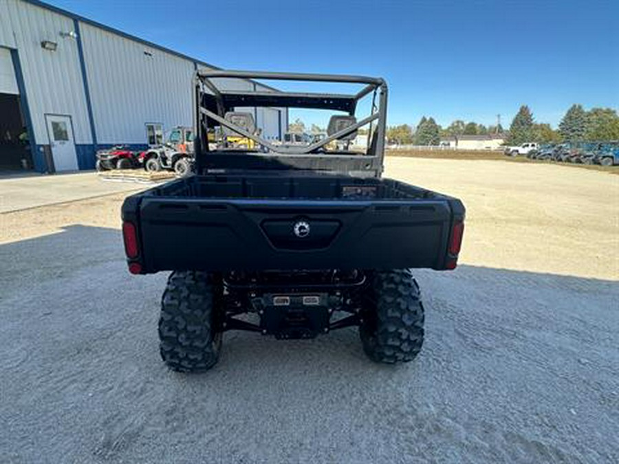 2025 Can-Am Defender DPS HD7