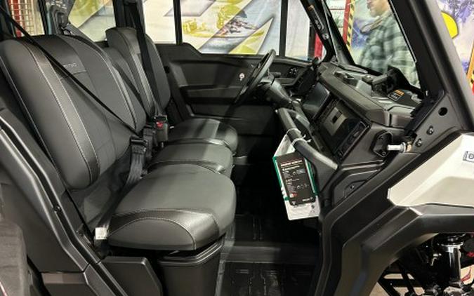 2026 Can-Am Defender MAX Limited HD11