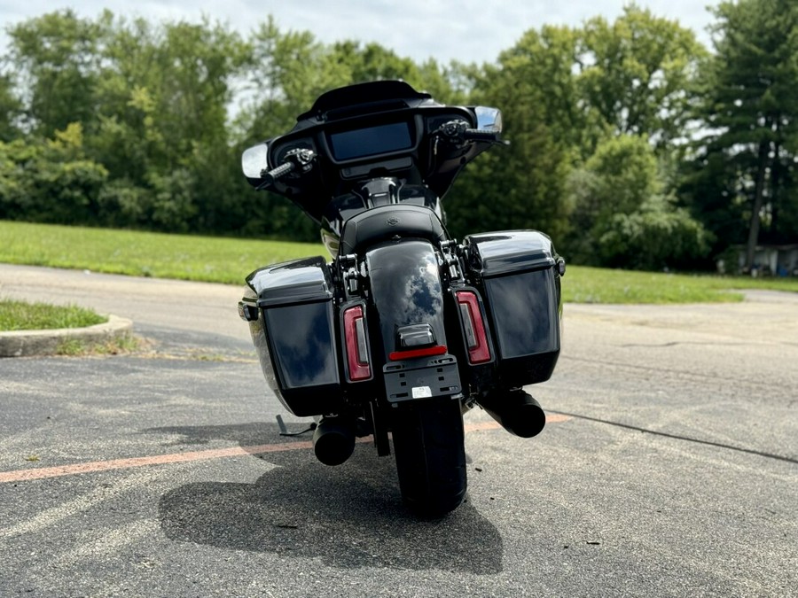 2024 Harley-Davidson Street Glide® Vivid Black - Black Finish