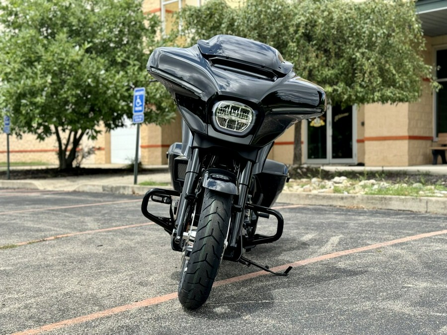 2024 Harley-Davidson Street Glide® Vivid Black - Black Finish