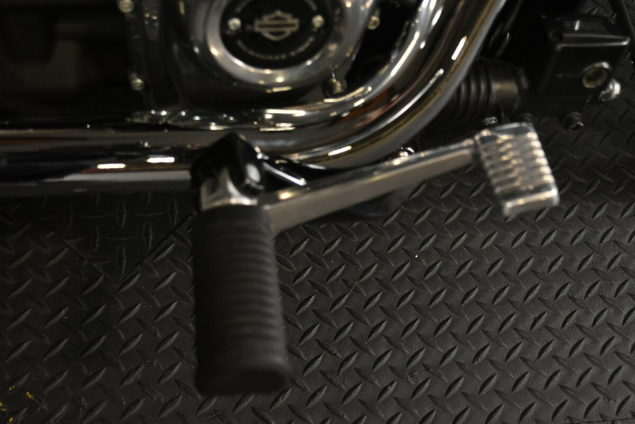 2022 Harley-Davidson Softail Standard