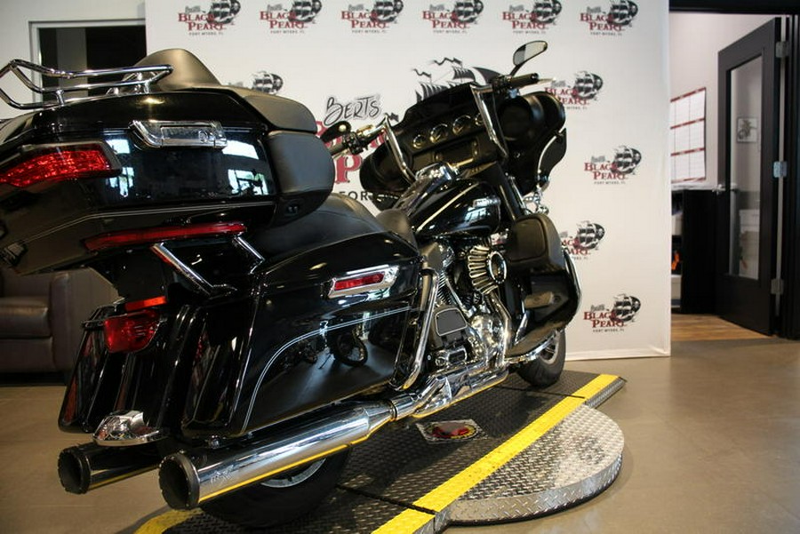 2017 Harley-Davidson® FLHTCU - Electra Glide® Ultra Classic®