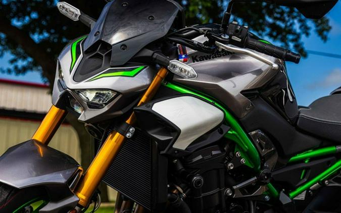 2025 Kawasaki Z900 SE ABS