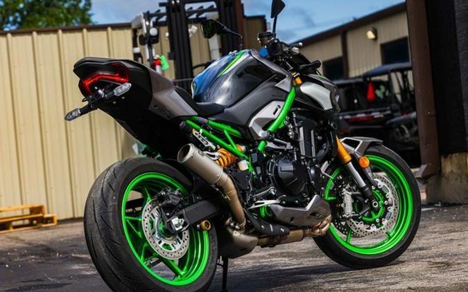 2025 Kawasaki Z900 SE ABS