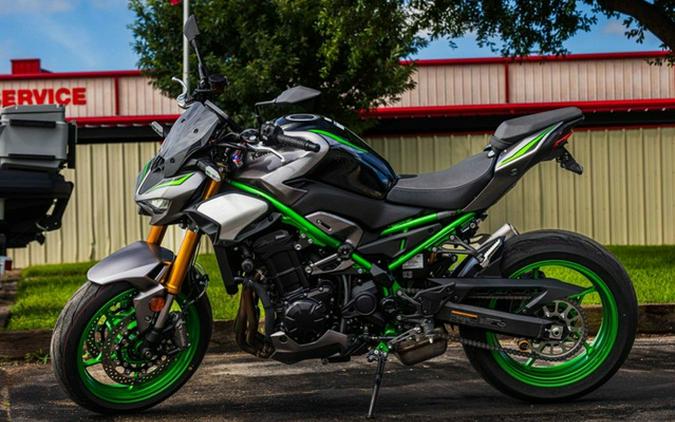 2025 Kawasaki Z900 SE ABS