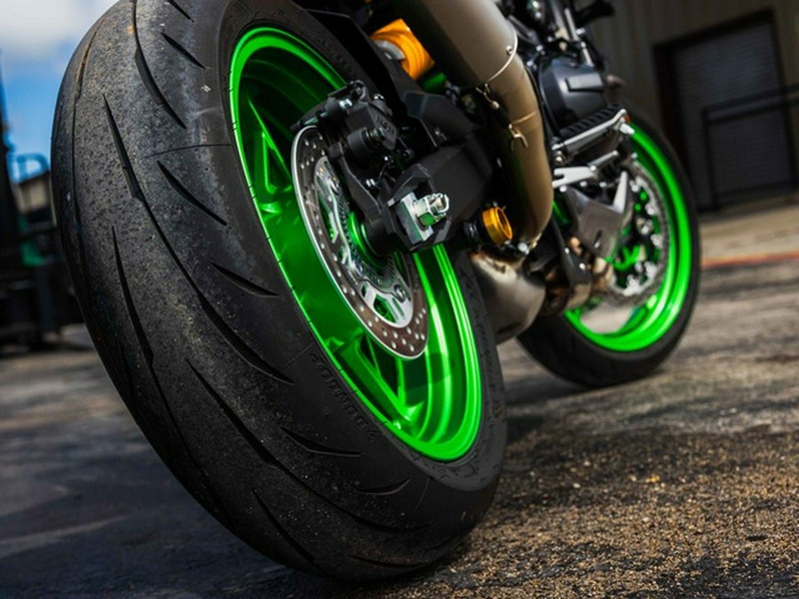 2025 Kawasaki Z900 SE ABS