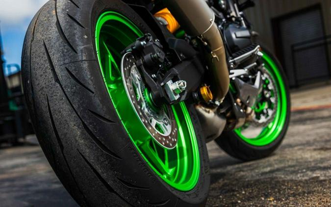 2025 Kawasaki Z900 SE ABS