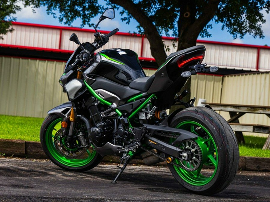 2025 Kawasaki Z900 SE ABS