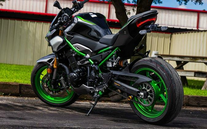 2025 Kawasaki Z900 SE ABS