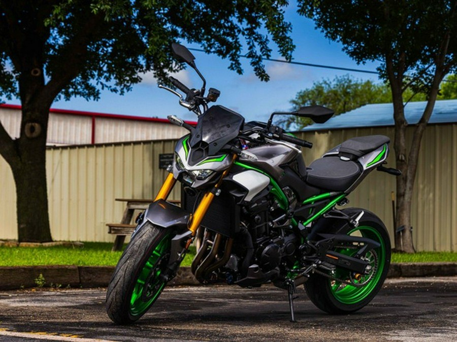 2025 Kawasaki Z900 SE ABS