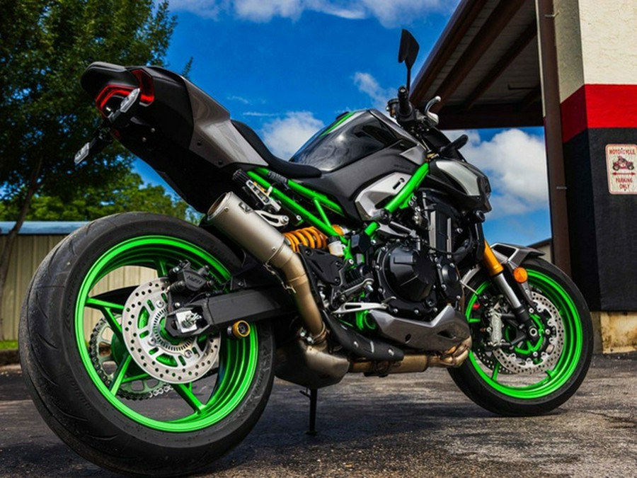2025 Kawasaki Z900 SE ABS