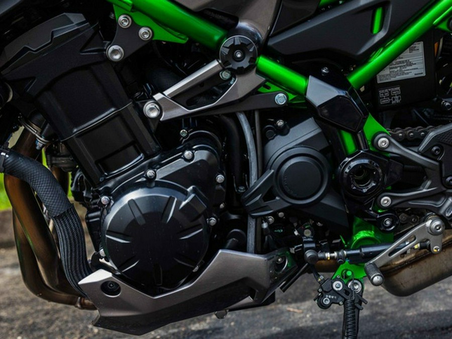 2025 Kawasaki Z900 SE ABS