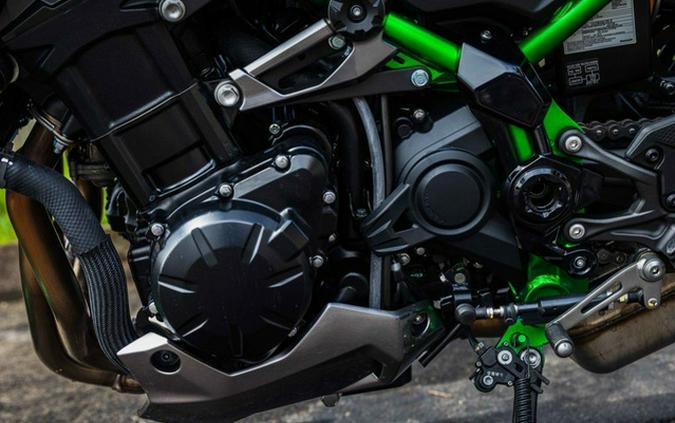 2025 Kawasaki Z900 SE ABS