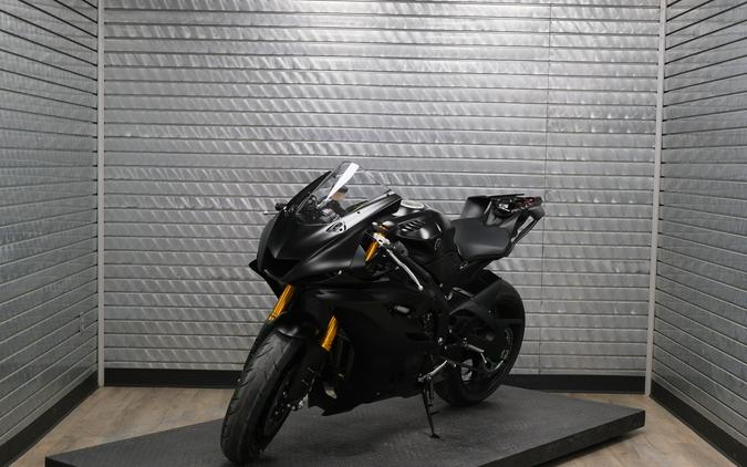 2026 YAMAHA YZF-R6 RACE
