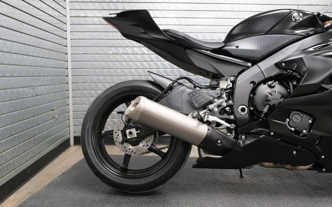 2026 YAMAHA YZF-R6 RACE