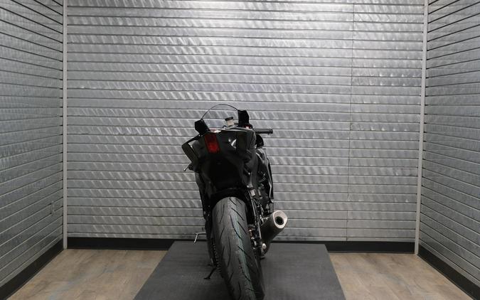 2026 YAMAHA YZF-R6 RACE