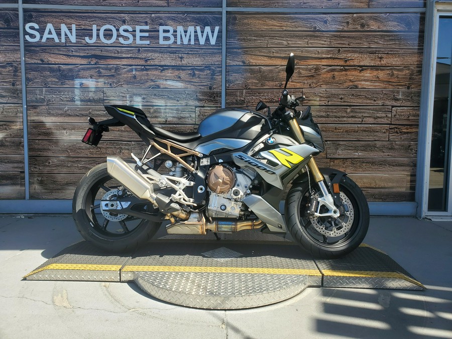 2024 BMW S 1000 R