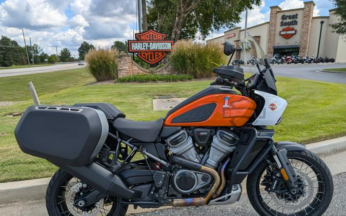 2021 Harley-Davidson Pan America™ 1250 Special Baja Orange/Stonewashed White Pearl