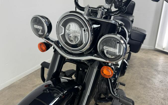 2021 Harley-Davidson® Heritage Classic 114 Vivid Black - 028502