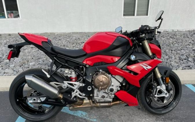 2022 BMW S 1000 R Racing Red