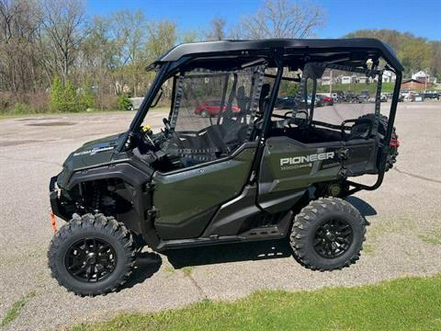 2024 Honda Pioneer 1000-5 Deluxe