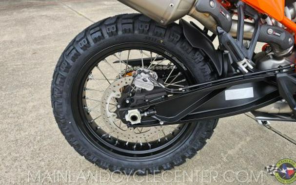 2027 KTM 890 Adventure R Rally