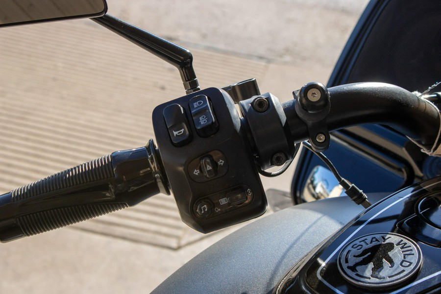 2023 INDIAN MOTORCYCLE CHALLENGER DARK HORSE