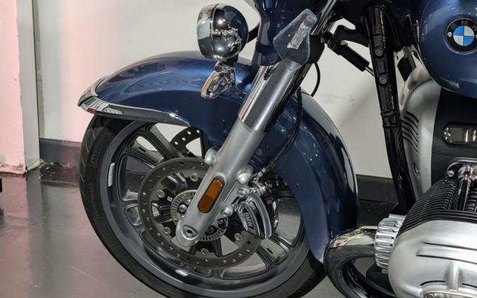 2023 BMW R 18 Transcontinental Gravity Blue Metallic