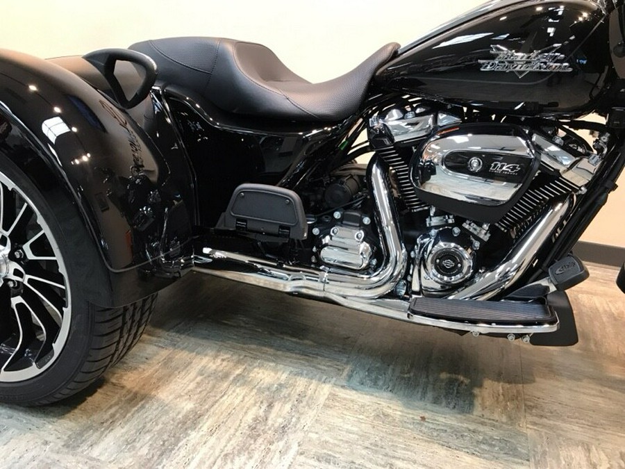 2024 Harley-Davidson Road Glide 3 Vivid Black FLTRT