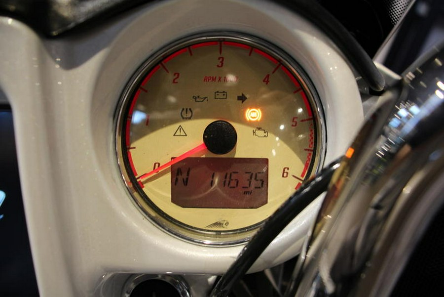 2018 Indian Motorcycle® ROADMASTER ELITE SILVER