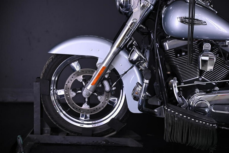 2014 Harley-Davidson® FLD - Dyna® Switchback™
