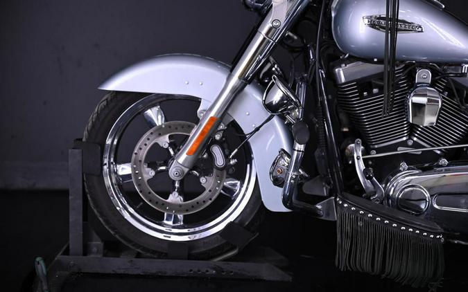2014 Harley-Davidson® FLD - Dyna® Switchback™