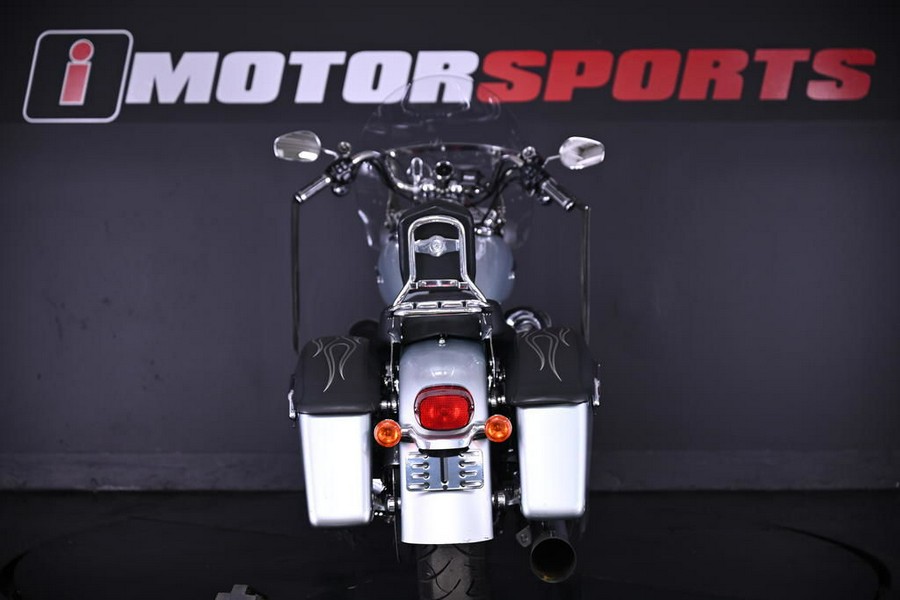 2014 Harley-Davidson® FLD - Dyna® Switchback™