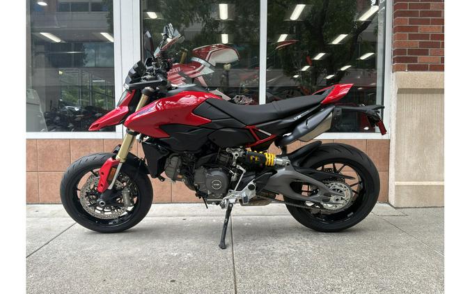 2026 Hypermotard V2 - Ducati