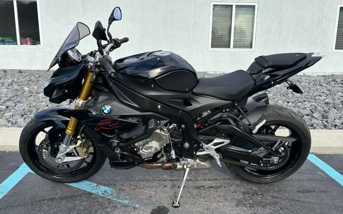 2021 BMW S 1000 R Black Storm Metallic