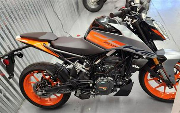 2023 KTM 200 Duke