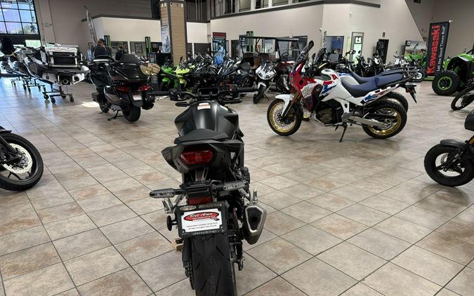 2026 Honda CB750 HORNET E-CLUTCH