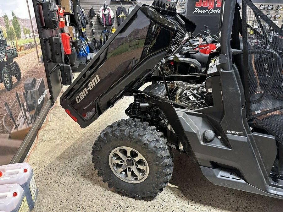 2024 Can-Am® Defender MAX Lone Star HD10