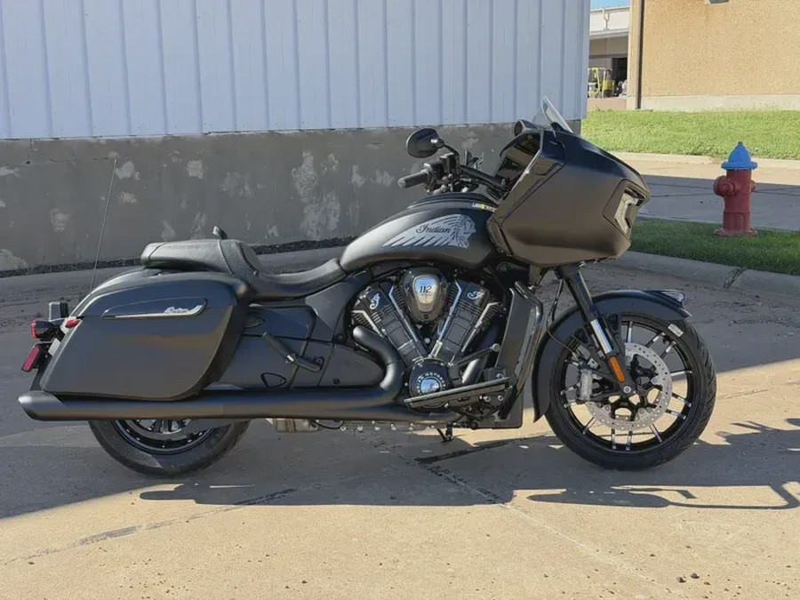 2026 INDIAN MOTORCYCLE CHALLENGER DARK HORSE WITH 112 PACKAGE