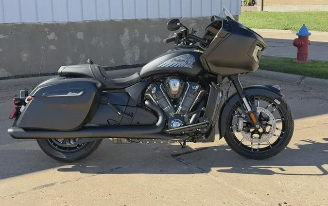 2026 INDIAN MOTORCYCLE CHALLENGER DARK HORSE WITH 112 PACKAGE